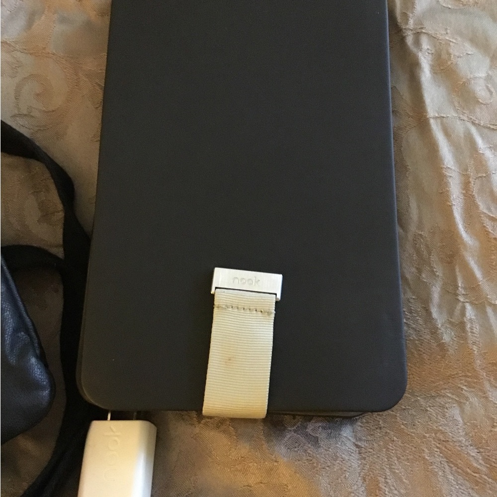 Nook tablet/nook cover/ nook bag crossover - Picture 2 of 3